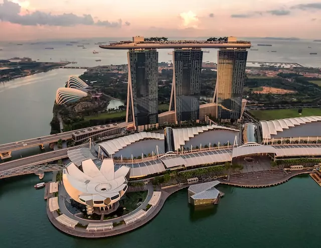 Urban Garden Wonders: Scenic Beauty Captured in Gardens by the Bay's Enchanting Spaces